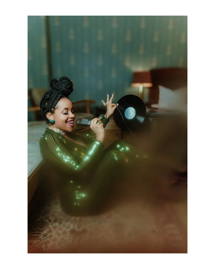 Retro Disco Glam & Vintage Vinyl Instant Film Seamless Instagram Carousel Template — slide 2