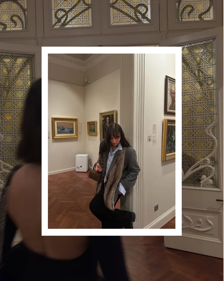 Aesthetic Museum Day Panorama Scroll Instagram Carousel Template — slide 2