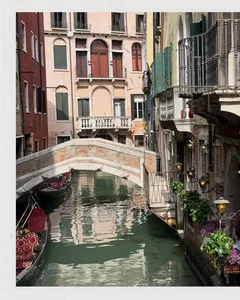 Venetian Waterway Canal Cruise Seamless Panoramic Instagram Carousel Template — slide 3