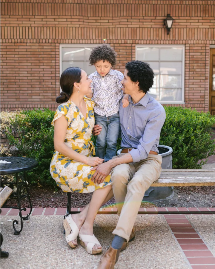 Clean Seamless Carousel Instagram Template for Lifestyle & Family Photography — slide 1